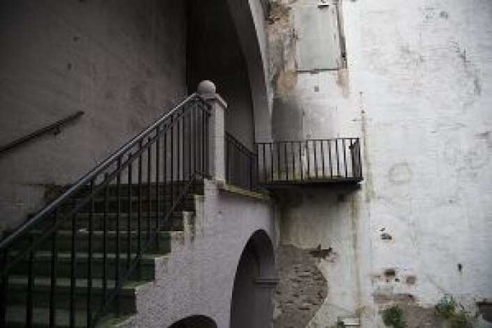 De innvendige trappene er rufsete majestetiske og minner om byggets fortid som Kiellands dropsfabrikk. Foto: Elisabeth Ulla Uksnøy De innvendige trappene er rufsete majestetiske og minner om byggets fortid som Kiellands dropsfabrikk. Foto: Elisabeth Ulla Uksnøy