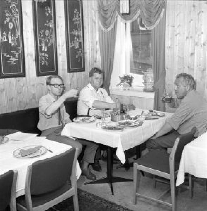 Gjester koser seg på China House i juli 1966, kun tre år etter åpningen. Kilde: Dagbladet, juli 1966 Gjester koser seg på China House i juli 1966, kun tre år etter åpningen. Kilde: Dagbladet, juli 1966