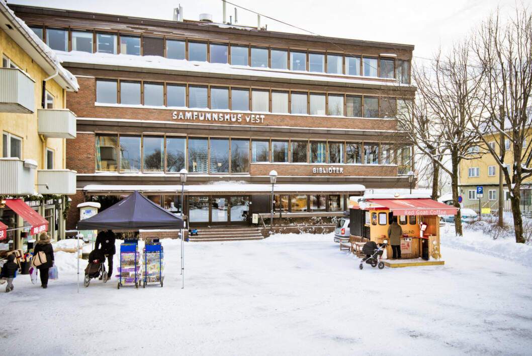 Røa bibliotek har ikke åpningstider tilpasset arbeidsfolk, mener bibliotekbruker Ketil Fjeld. Røa bibliotek har ikke åpningstider tilpasset arbeidsfolk, mener bibliotekbruker Ketil Fjeld.