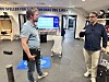 Vålerenga hockeys nyeste assistent-trener, svenske Fredrik Glader (t.h.), har ankommet Jordal. Her sammen med Vålerengas sportssjef Morten Ask.