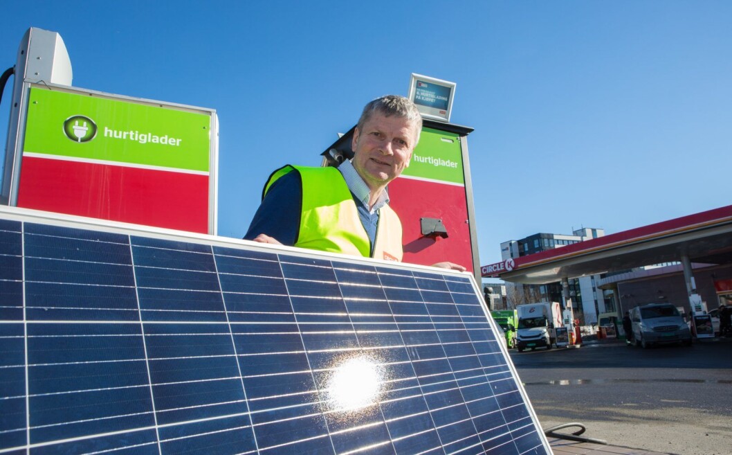 � Solcelleanlegget på Circle K Økern vil dekke om lag 10 prosent av stasjonens strømforbruk, sier miljøsjef Stein Lorentzen. Illustrasjonsfoto: Johnny Syversen � Solcelleanlegget på Circle K Økern vil dekke om lag 10 prosent av stasjonens strømforbruk, sier miljøsjef Stein Lorentzen. Illustrasjonsfoto: Johnny Syversen