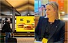 I Amsterdam ville ikke Sporveien fått lov til å selge reklameplass til McDonalds (til v.): Nå åpner miljøbyråd Marit Kristine Vea (V) for å utrede et lignende reklameforbud i Oslo. Foto: JCDecaux / Arnsten Linstad