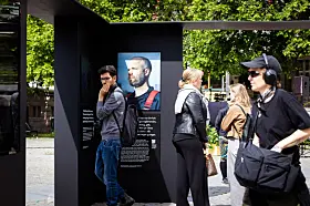 Fra fotoutstillingen På jobb 22. juli, på Youngstorget.