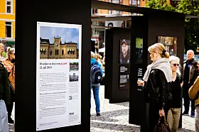 Fra fotoutstillingen På jobb 22. juli, på Youngstorget.