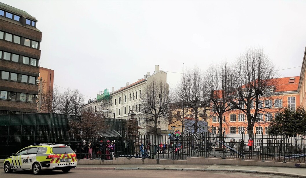 Tøyen skole kan få et kutt på 5 prosent i pengestøtten. Her har de slitt med store problemer tidligere år som de tildels har klart å løse. De frykter for konsekvensene av kuttet. Foto: Tarjei Kidd Olsen Tøyen skole kan få et kutt på 5 prosent i pengestøtten. Her har de slitt med store problemer tidligere år som de tildels har klart å løse. De frykter for konsekvensene av kuttet. Foto: Tarjei Kidd Olsen