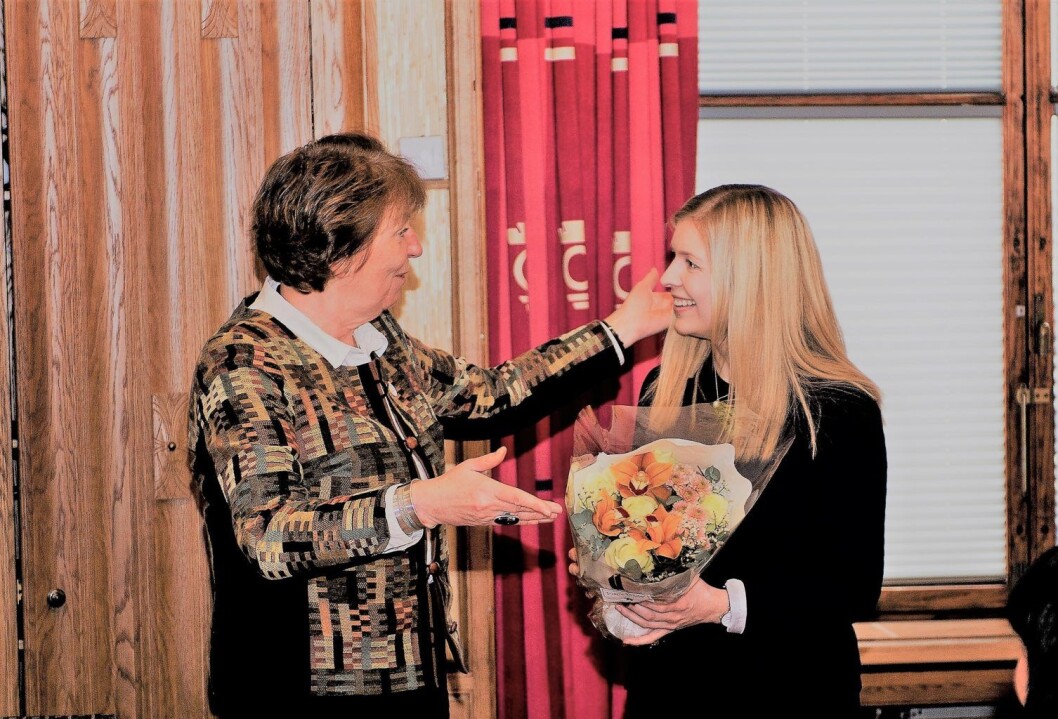 Ordfører Marianne Borgen gratulerer Oslos nye mobbeombud, Kjerstin Owren. Foto: Oslo kommune / Sturlason Ordfører Marianne Borgen gratulerer Oslos nye mobbeombud, Kjerstin Owren. Foto: Oslo kommune / Sturlason