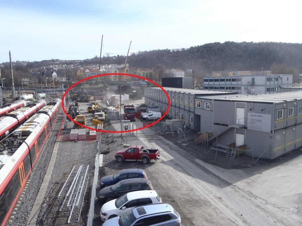 Nedenfor Bispegata og Ladegården, i Gamlebyen, er en sannsynlig lokasjon for den nye brannstasjonen i Oslo sentrum. I bakgrunnen skimtes Ekebergåsen. Foto: Anders Høilund Nedenfor Bispegata og Ladegården, i Gamlebyen, er en sannsynlig lokasjon for den nye brannstasjonen i Oslo sentrum. I bakgrunnen skimtes Ekebergåsen. Foto: Anders Høilund