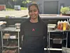 Duangtawan Kowong liker å dra til Skyggen for å ta en billig øl.