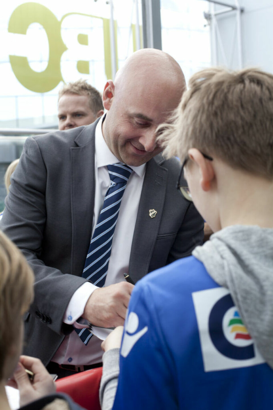 Autografmøte med Stabæks trener Toni Ordinas.