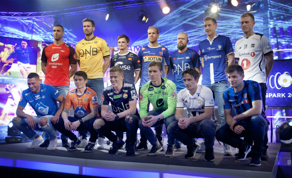 Eliteseriens kapteiner samlet på et brett.