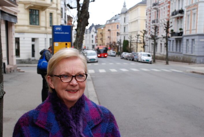 Marit Hvalvik i Skovveien velforening mener det holder med 21-bussen i Skovveien. Foto: Arnsten Linstad Marit Hvalvik i Skovveien velforening mener det holder med 21-bussen i Skovveien. Foto: Arnsten Linstad