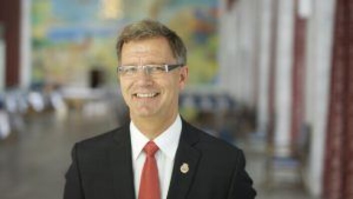 Robert Steen, byråd for finans, mener det er riktig å taksere stallen som et parkeringsanlegg. Robert Steen, byråd for finans, mener det er riktig å taksere stallen som et parkeringsanlegg.