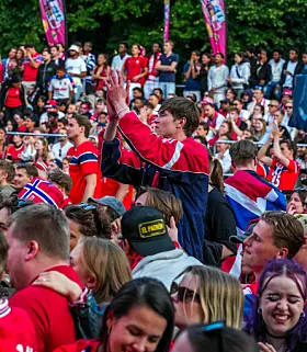 Norge-Brasil, foran Rådhuset.