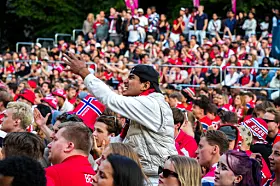 Norge-Brasil, foran Rådhuset.