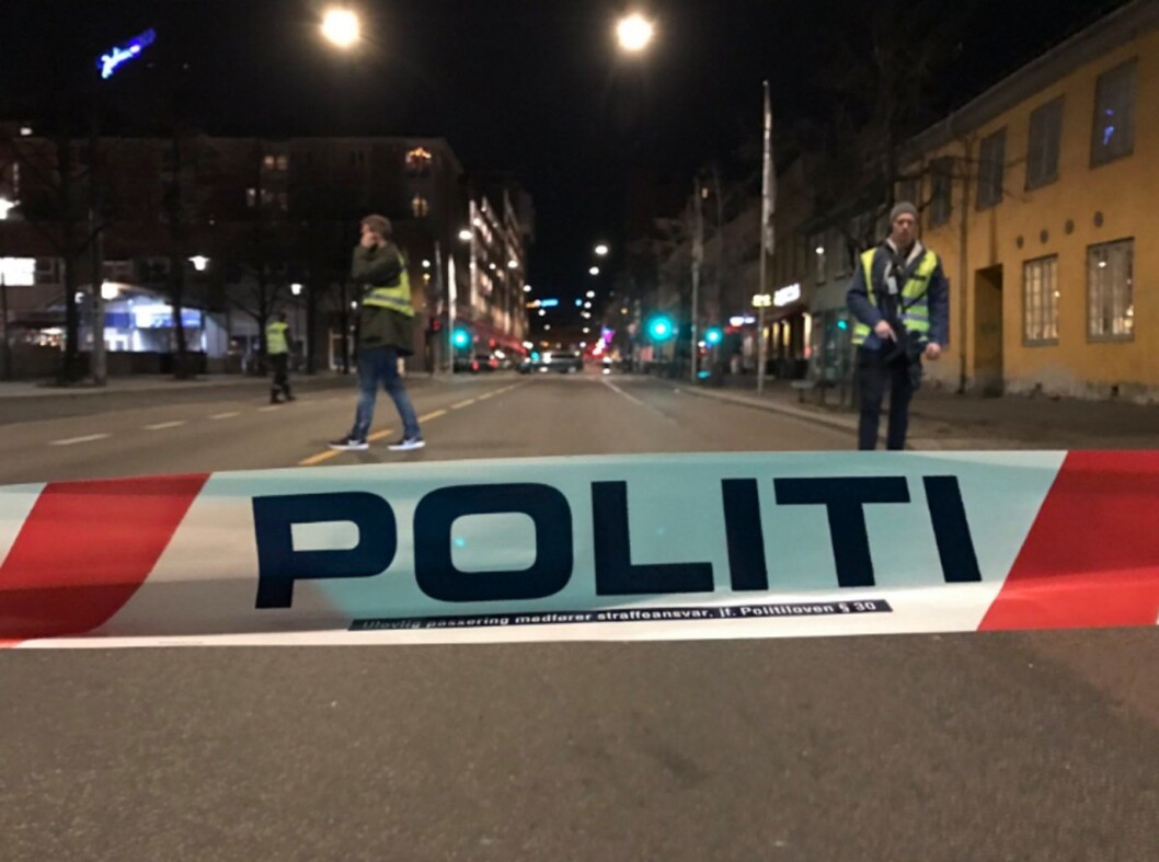 Politiet sperret av området på Grønland der 17-åringen skal ha plassert splintbomben 8.april 2017. Foto: Mads Wam Schneider Politiet sperret av området på Grønland der 17-åringen skal ha plassert splintbomben 8.april 2017. Foto: Mads Wam Schneider