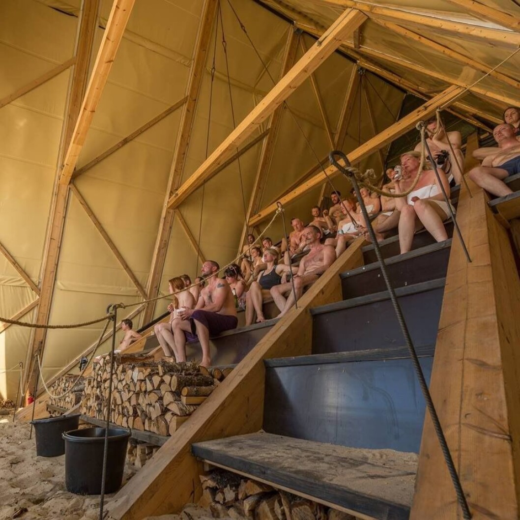 Påskeaften kan du nyte en tur i badstu og kulturinnslag på Langkaia ved havnelageret. Foto: Hans Jørgen Hamre Påskeaften kan du nyte en tur i badstu og kulturinnslag på Langkaia ved havnelageret. Foto: Hans Jørgen Hamre