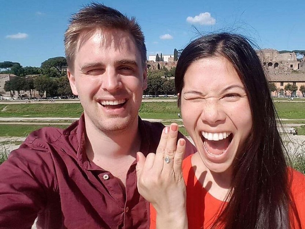 En gledesstrålende Lan Nguyen Berg etter at Eivind Trædal har fridd til henne. Foto: Privat En gledesstrålende Lan Nguyen Berg etter at Eivind Trædal har fridd til henne. Foto: Privat
