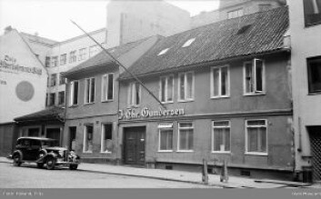 Den tyske byadministrasjonen, statkommandatur i Nedre Vollgate 4-6. Fritz Holland / Oslo museum Den tyske byadministrasjonen, statkommandatur i Nedre Vollgate 4-6. Fritz Holland / Oslo museum