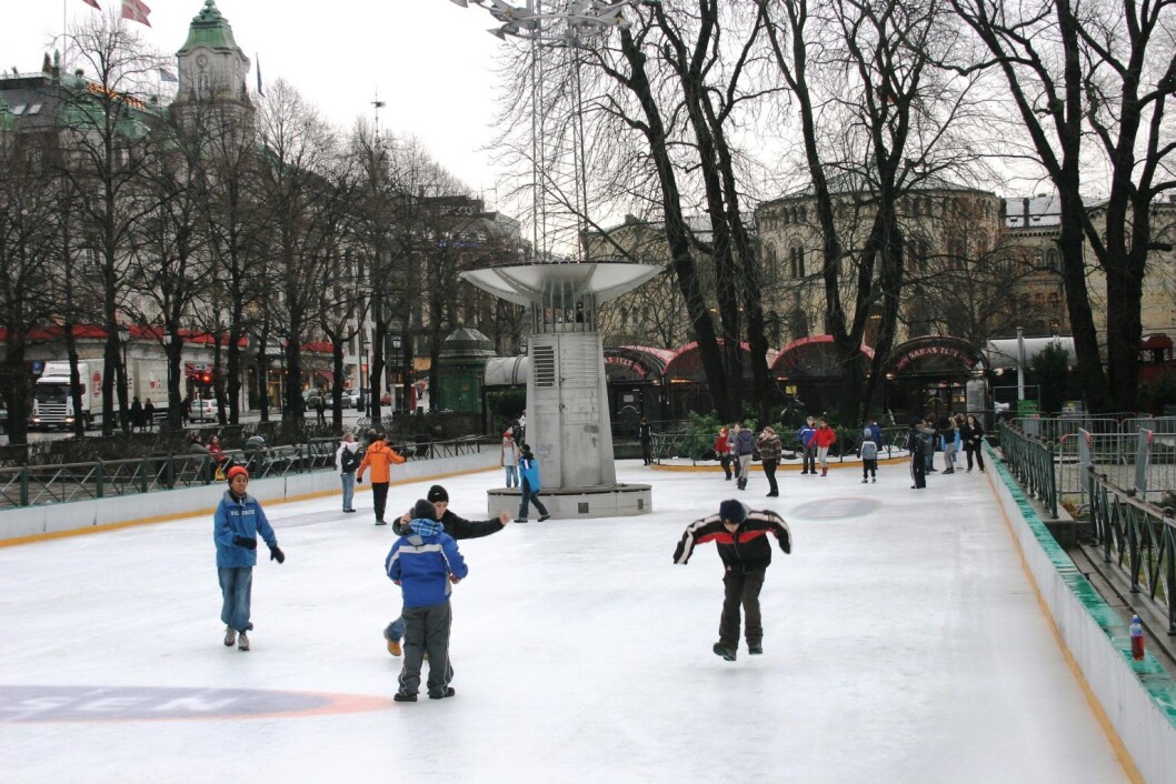 Barn på skøytebanen i Spikersuppa i sentrum. Foto: Wikimedia Barn på skøytebanen i Spikersuppa i sentrum. Foto: Wikimedia