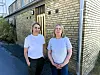 Ingrid Jenny Guldvik (t.v.) og sokneprest Mette Ortega-Bundgaard er bekymret over utviklingen av narkotikasalg i nabolaget.
