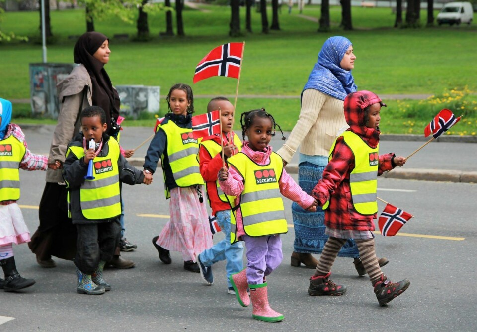 I Oslo feirer barn av alle kulturer 17. mai. Det bør de få gjøre uten frykt, mener Tone Bratteli. Foto: Bilge Öner/Aktiv i Oslo.no