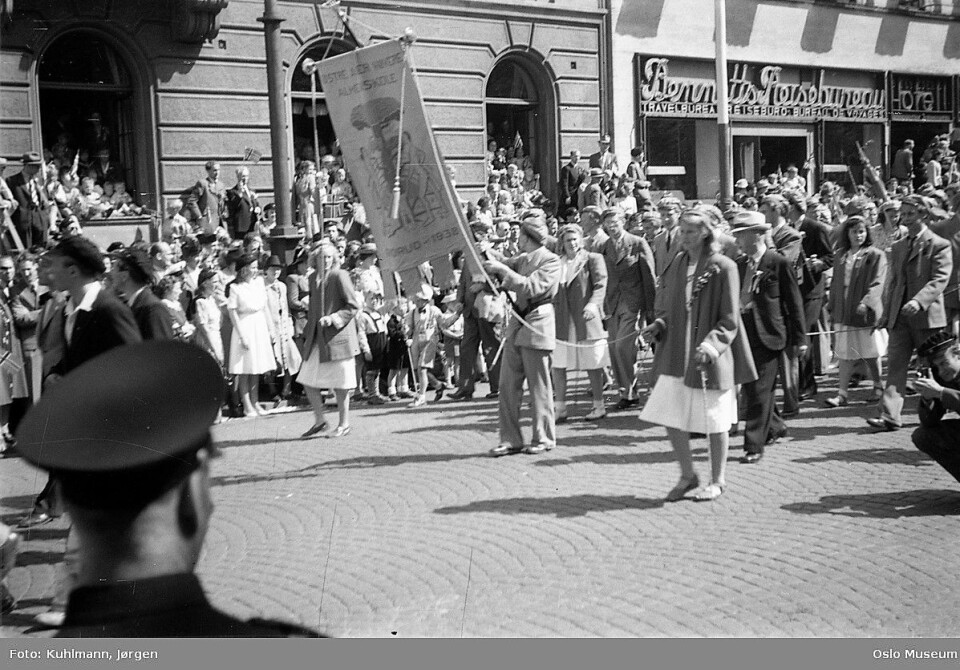 17. mai 1947 i Oslo. Kort tid etter krigen. Foto: Jørgen Kuhlmann / Oslo museum