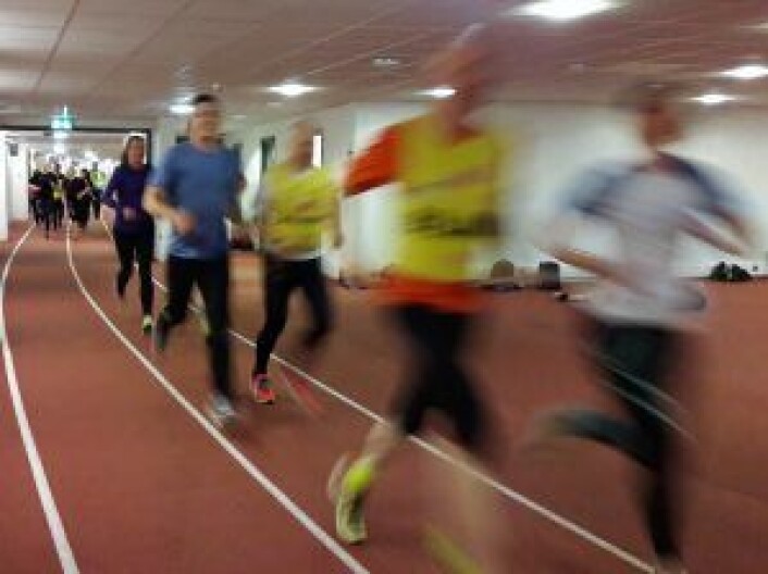 Det går unna når løperne i Team RP gjør de siste intervalldragene før Holmenkollstafetten. Foto: Anders Høilund Det går unna når løperne i Team RP gjør de siste intervalldragene før Holmenkollstafetten. Foto: Anders Høilund