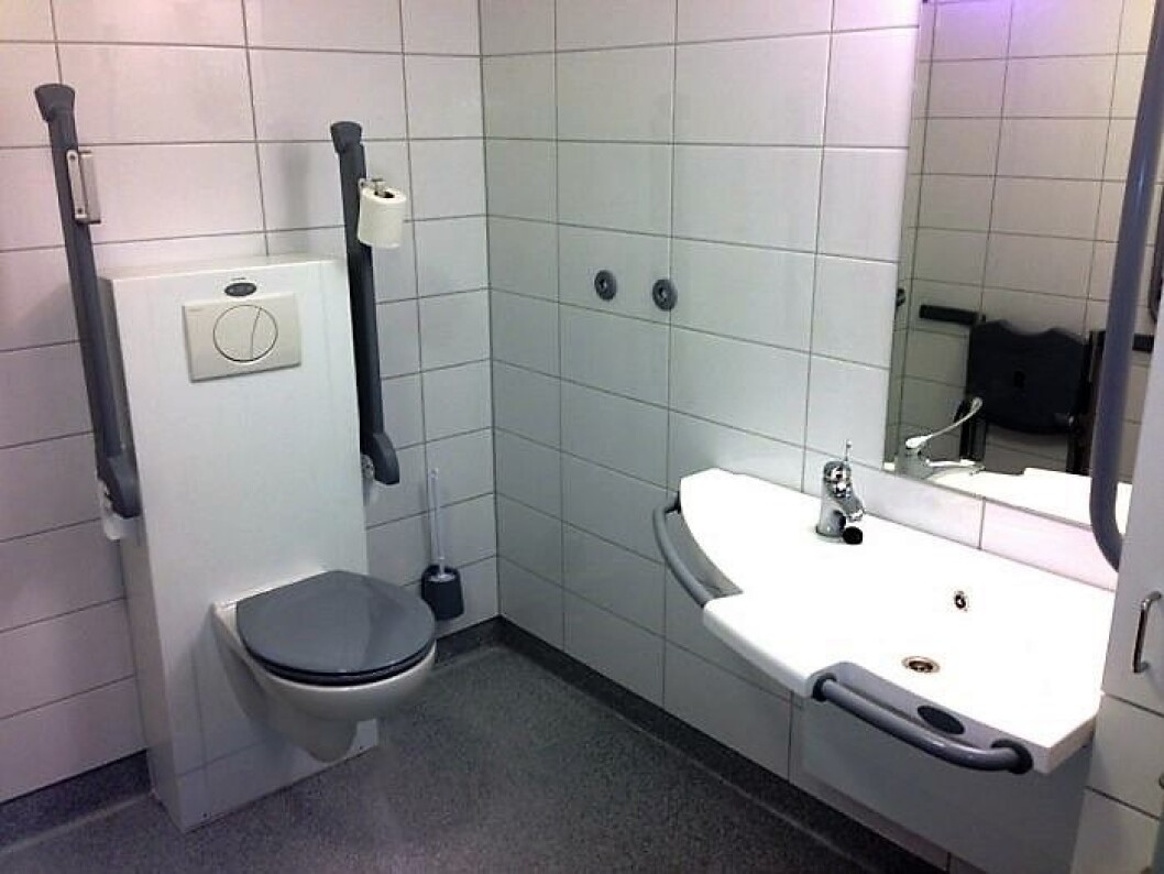 Kreftpasienter ved Radiumhospitalet har selv måttet rengjøre bad og toaletter for avføring ved innleggelse. Illustrasjonsfoto: Testbad Kreftpasienter ved Radiumhospitalet har selv måttet rengjøre bad og toaletter for avføring ved innleggelse. Illustrasjonsfoto: Testbad