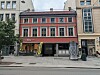 Bygget mot Storgata 9 har status som «kommunalt listeført», altså verneverdig. Bakgårdsbebyggelsen er også listeført.