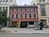Bygget mot Storgata 9 har status som «kommunalt listeført», altså verneverdig. Bakgårdsbebyggelsen er også listeført.