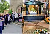 Kø for å komme inn til bisettelsen i kapellet ved Vestre gravlund. Foto: Arnsten Linstad