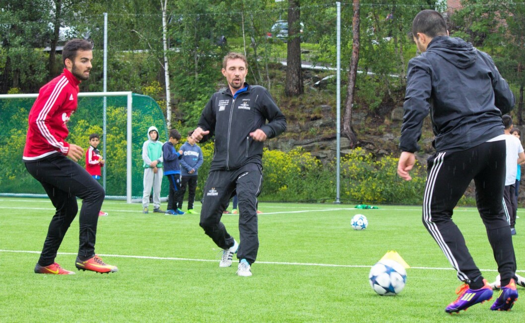 Vidar Riseth (midten) i aksjon på Holmlia på tirsdag. Foto: Henning Grøtterud Stensen/Søndre Nordstrand SV Vidar Riseth (midten) i aksjon på Holmlia på tirsdag. Foto: Henning Grøtterud Stensen/Søndre Nordstrand SV