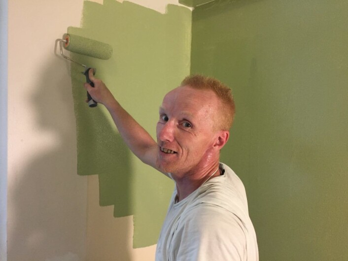 Ole maler under dugnaden på Prindsen. Legg merke til fargen: Prindsengrønn. Foto: Vegard Velle Ole maler under dugnaden på Prindsen. Legg merke til fargen: Prindsengrønn. Foto: Vegard Velle