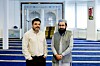 Arshad Jamil og imam Saleemullah Alvi ber for Kongens styrke og helse.
