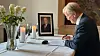 Etter møtet signerte Høyres Per-Trygve Hoff (bildet) og flere andre bystyrepolitikere kondolanseprotokollen i Rådhuset. Foto: Aga Sadlowska