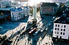 Buss og trikk på Jernbanetorget.