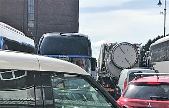 Turistbusser skaper kaos foran rådhuset etter Bilfritt byliv-tiltak, ifølge Høyre
