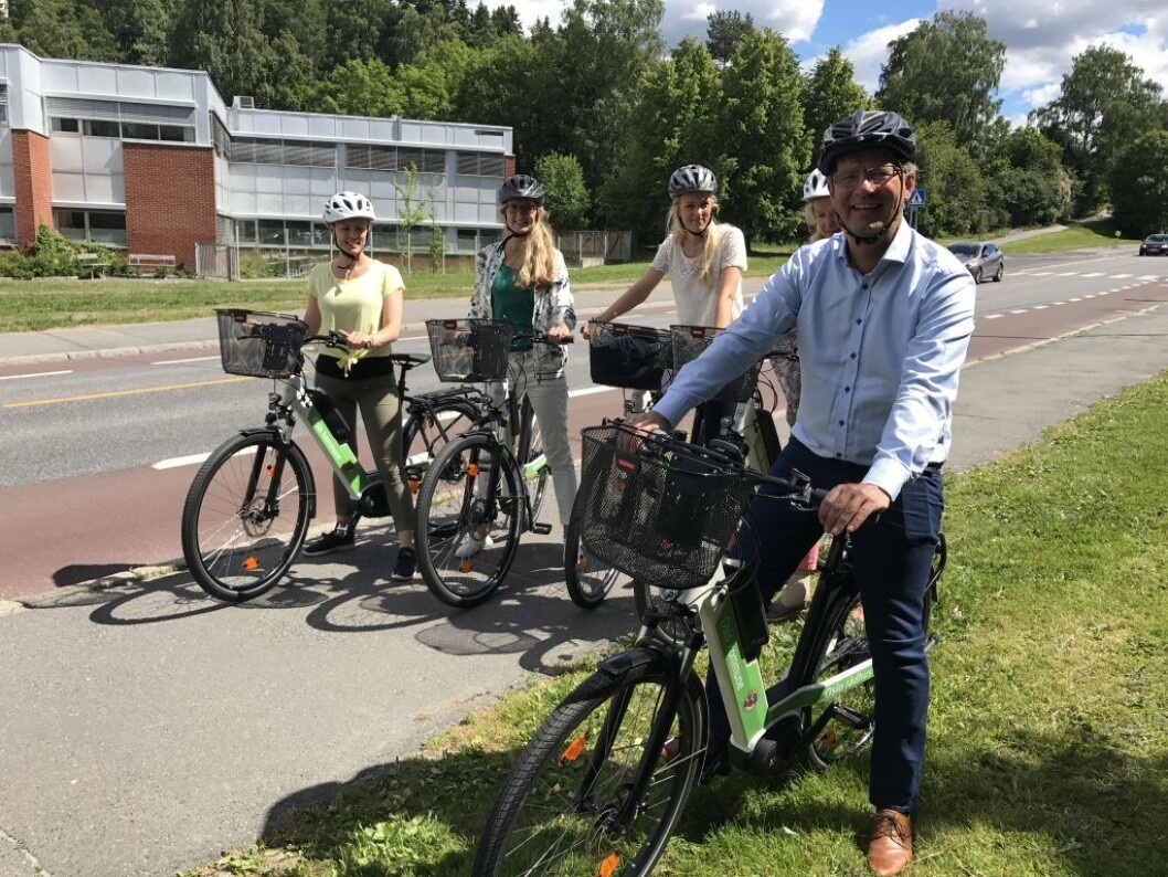 Finansbyråd i Oslo, Robert Steen, på sykkeltur med ansatte i bydel Østensjø. Foto: Anne-Line Aaslund/Oslo kommune Finansbyråd i Oslo, Robert Steen, på sykkeltur med ansatte i bydel Østensjø. Foto: Anne-Line Aaslund/Oslo kommune