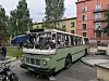 Kommandosentralen for gode gjerninger, en buss på Haarklous plass på Torshov som fungerer som et lavterskel nærmiljøtiltak. Her deler frivillige ut mat og drikke, og folk kan møtes her for å sosialisere seg.