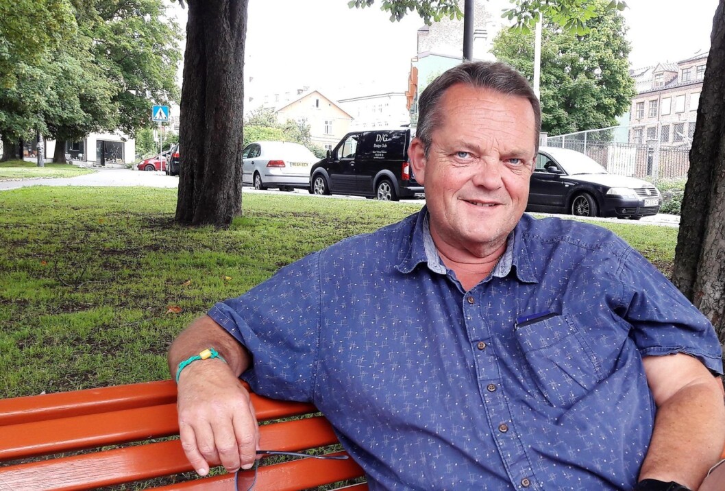 Johannes Anker (61) har bodd i blokka i 25 år. Fra toppleiligheten i 19 etasje har han oversikt over det meste i byen. Foto: Anders Høilund Johannes Anker (61) har bodd i blokka i 25 år. Fra toppleiligheten i 19 etasje har han oversikt over det meste i byen. Foto: Anders Høilund