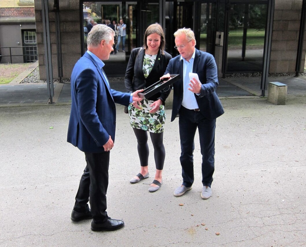 Overrekkelsen av Myntgata-kvartalet fra Forsvarsbygg til Oslo kommune. Foto: Susanne Skaug/VårtOslo Overrekkelsen av Myntgata-kvartalet fra Forsvarsbygg til Oslo kommune. Foto: Susanne Skaug/VårtOslo