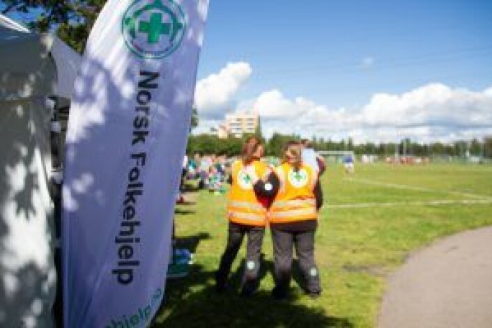 To frivillige på Norway Cup. Foto: Norsk Folkehjelp Oslo To frivillige på Norway Cup. Foto: Norsk Folkehjelp Oslo