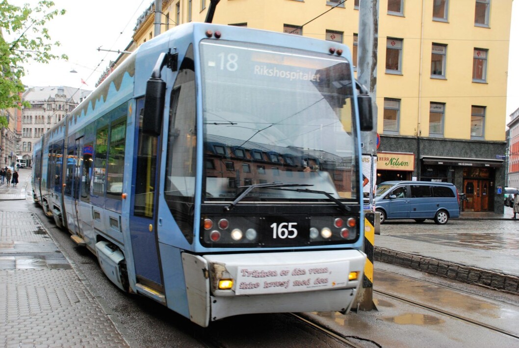 Trikk 17, 18 og 21 får buss for trikk mellom Jernbanetorget og Holberg plass i et halvt år. Trikk 17, 18 og 21 får buss for trikk mellom Jernbanetorget og Holberg plass i et halvt år.