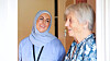 Pleier sykepleier hjemmehjelp eldreomsorg med hijab hodeplagg eldre kvinne Illustrasjonsfoto: Nikolai Kobets Freund / Oslo kommune