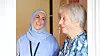 Pleier sykepleier hjemmehjelp eldreomsorg med hijab hodeplagg eldre kvinne Illustrasjonsfoto: Nikolai Kobets Freund / Oslo kommune
