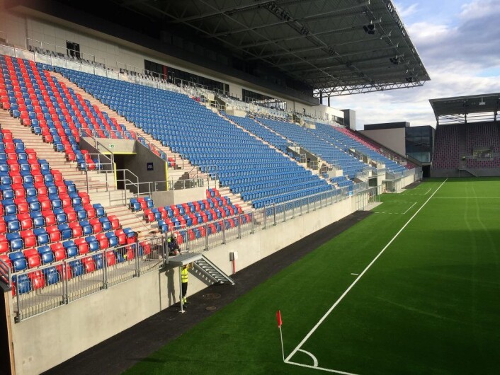 Vålerenga stadion står så å si ferdig. Elevene har flyttet inn, og om tre uker spilles første a-lagskamp der. Foto: Vegard Velle Vålerenga stadion står så å si ferdig. Elevene har flyttet inn, og om tre uker spilles første a-lagskamp der. Foto: Vegard Velle