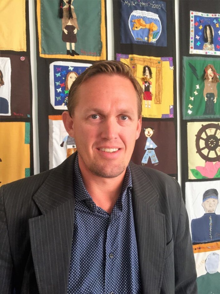 Rektor Pål Nesse, ved Vahl skole, mener elevene er blitt flinkere i skolen etter at skolen fikk gratis aktivitetsskole. Foto: Vegard Velle Rektor Pål Nesse, ved Vahl skole, mener elevene er blitt flinkere i skolen etter at skolen fikk gratis aktivitetsskole. Foto: Vegard Velle