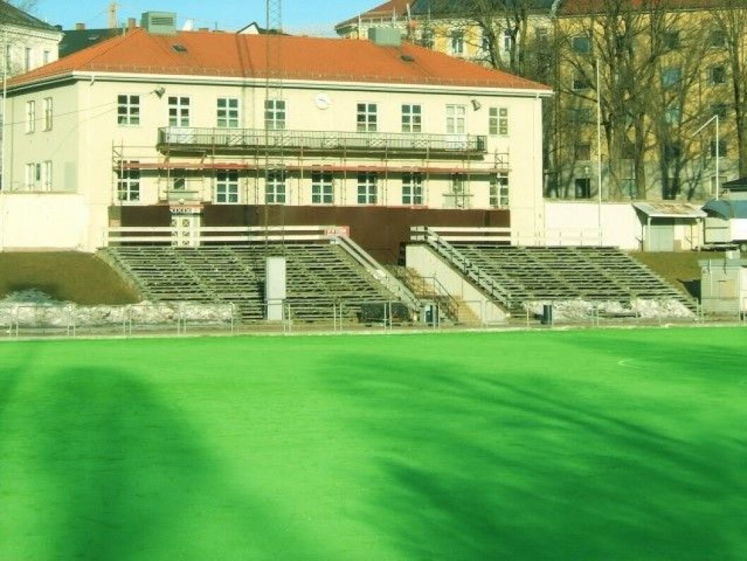 Byrådet kan bli nødt til å rive klubbhuset på Dælenga for å få plass til en ny flerbrukshall. Foto: Wikimedia Commons Byrådet kan bli nødt til å rive klubbhuset på Dælenga for å få plass til en ny flerbrukshall. Foto: Wikimedia Commons