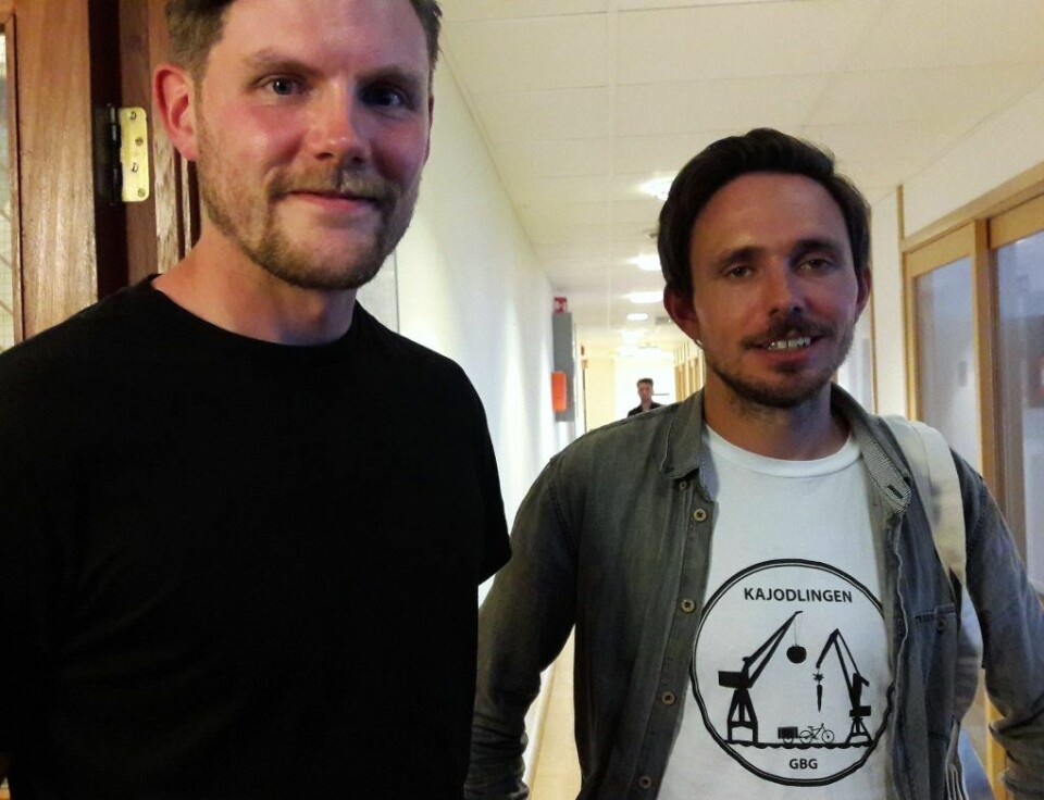 Nei, vi jodler inte, vi odlar mat på kajen, sier Willim Bailey (tv) og Jonas Lindh fra Gøteborg. Foto: Anders Høilund
