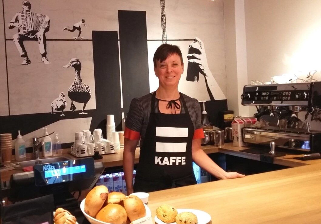 Gunvor Hægstad er miljøterapeut og barista på kaffebaren =Kaffe. Foto: Irina Tanase Gunvor Hægstad er miljøterapeut og barista på kaffebaren =Kaffe. Foto: Irina Tanase